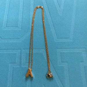 🎀stainless steel necklace w/ “A” pendant